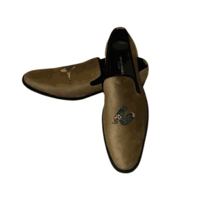 Brown hand made velvet embroidery loafers for men